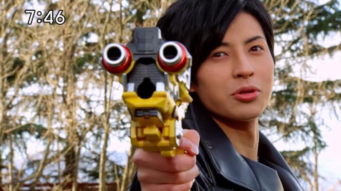 [Over-Time] Voltasaur Team Kyoryuger - 04 [0D96C9BE].mkv_snapshot_13.59_[2013.03.12_10.18.17]