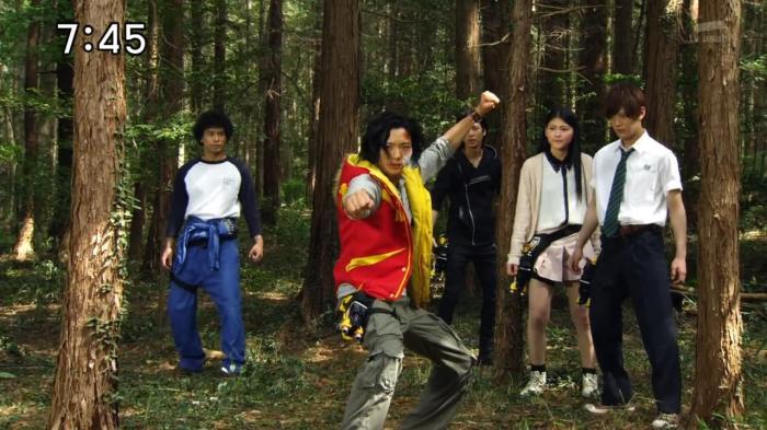 [Over-Time] Voltasaur Team Kyoryuger - 18 [9B7EA8F8].mkv_snapshot_12.15_[2013.06.26_00.03.43]