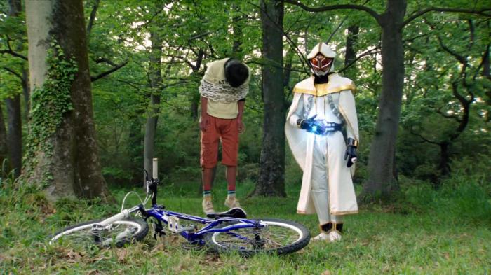 [Over-Time] Kamen Rider Wizard - 41 [13ADA3F8].mkv_snapshot_22.14_[2013.07.10_00.22.47]