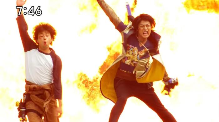 [Over-Time] Voltasaur Team Kyoryuger - 27 [915AA18E].mkv_snapshot_13.18_[2013.09.06_18.08.11]