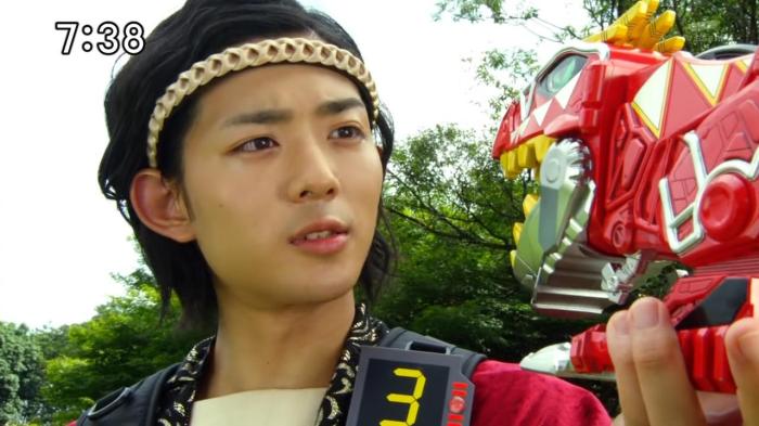 [Over-Time] Voltasaur Team Kyoryuger - 30 [709987F3].mkv_snapshot_06.47_[2013.09.26_15.10.17]