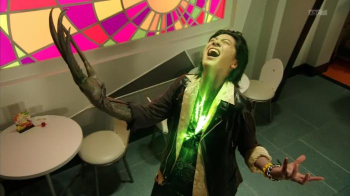 [Aesir]Kamen_Rider_Gaim_-_14HD[1FBD3E4F].mkv_snapshot_09.51_[2014.01.23_00.15.26]