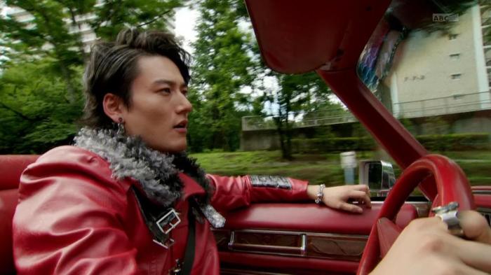 [Over-Time] Kamen Rider Drive - 02 [1E4F4BD8].mkv_snapshot_04.04_[2014.10.16_00.28.28]
