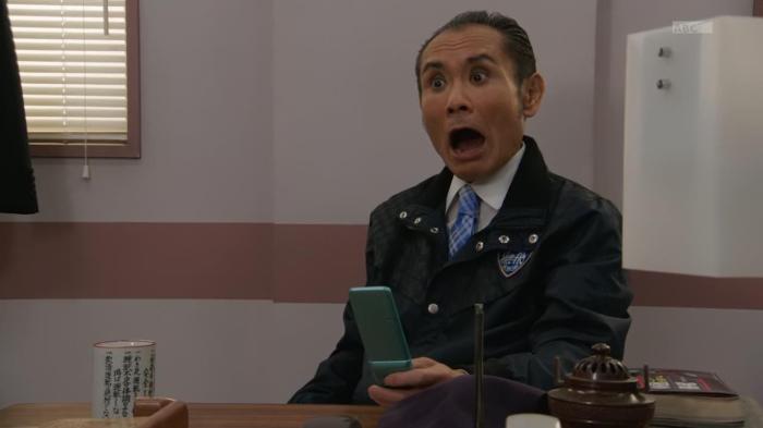 [Over-Time] Kamen Rider Drive - 03 [0E0C0392].mkv_snapshot_04.28_[2014.10.23_00.39.29]