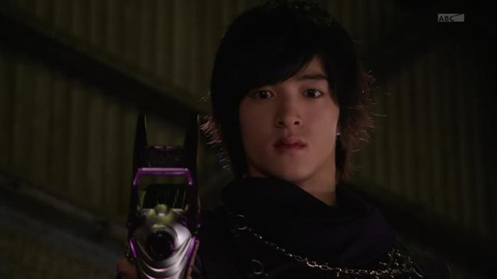 [Over-Time] Kamen Rider Drive - 03 [0E0C0392].mkv_snapshot_11.19_[2014.10.23_00.41.30]