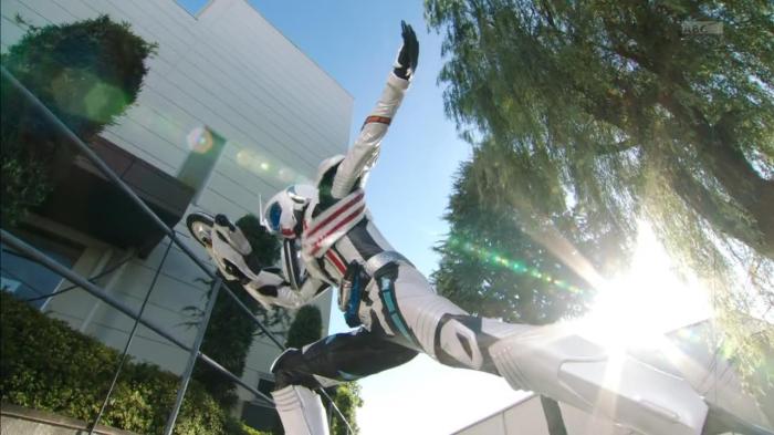 [Over-Time] Kamen Rider Drive - 14 [32181586].mkv_snapshot_10.58_[2015.01.22_00.47.05]