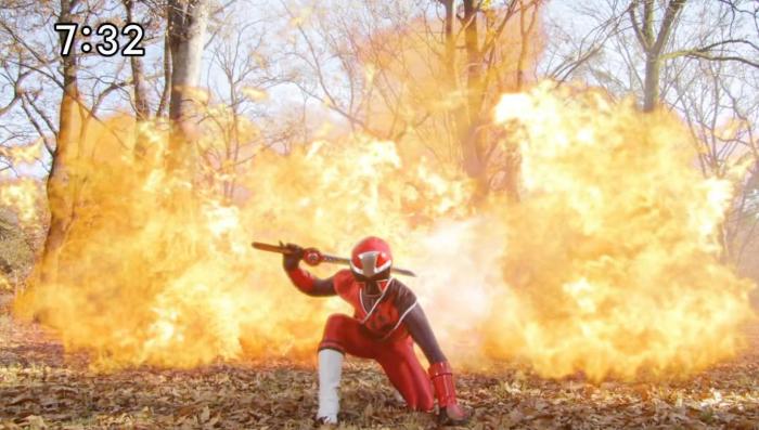 [Over-Time] Shuriken Sentai Ninninger - 01 [8874C8AC].mkv_snapshot_02.17_[2015.02.27_23.23.30]