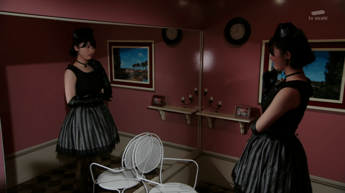 "Damn, I'm looking fine!" drive26_1