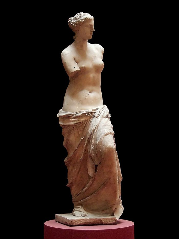 800px-Aphrodite_of_Milos